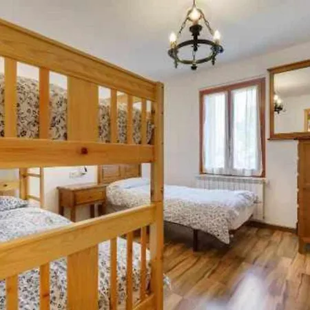 Edificio Caperan 1 アパート